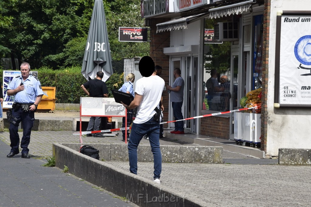 Schiesserei Koeln Ostheim Gernsheimerstr P18.JPG - Miklos Laubert